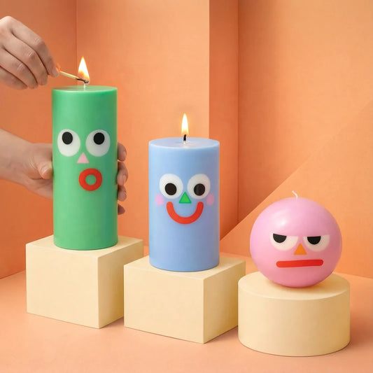 Moodz: Grumpy Round Face Candle - Pink