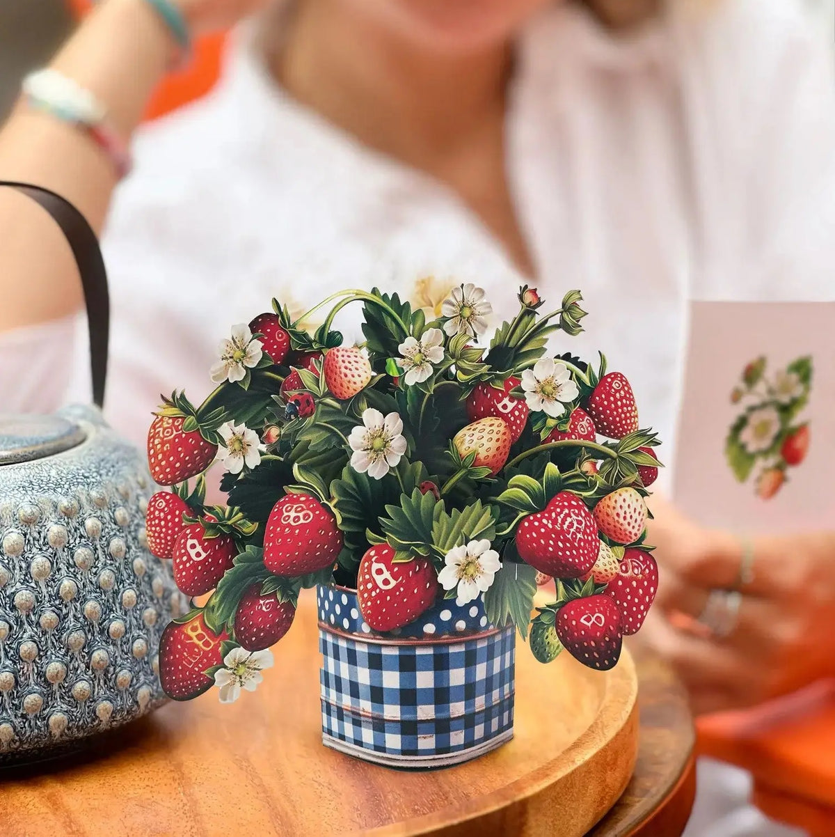 Mini Paper Bouquet: Strawberry Blossom