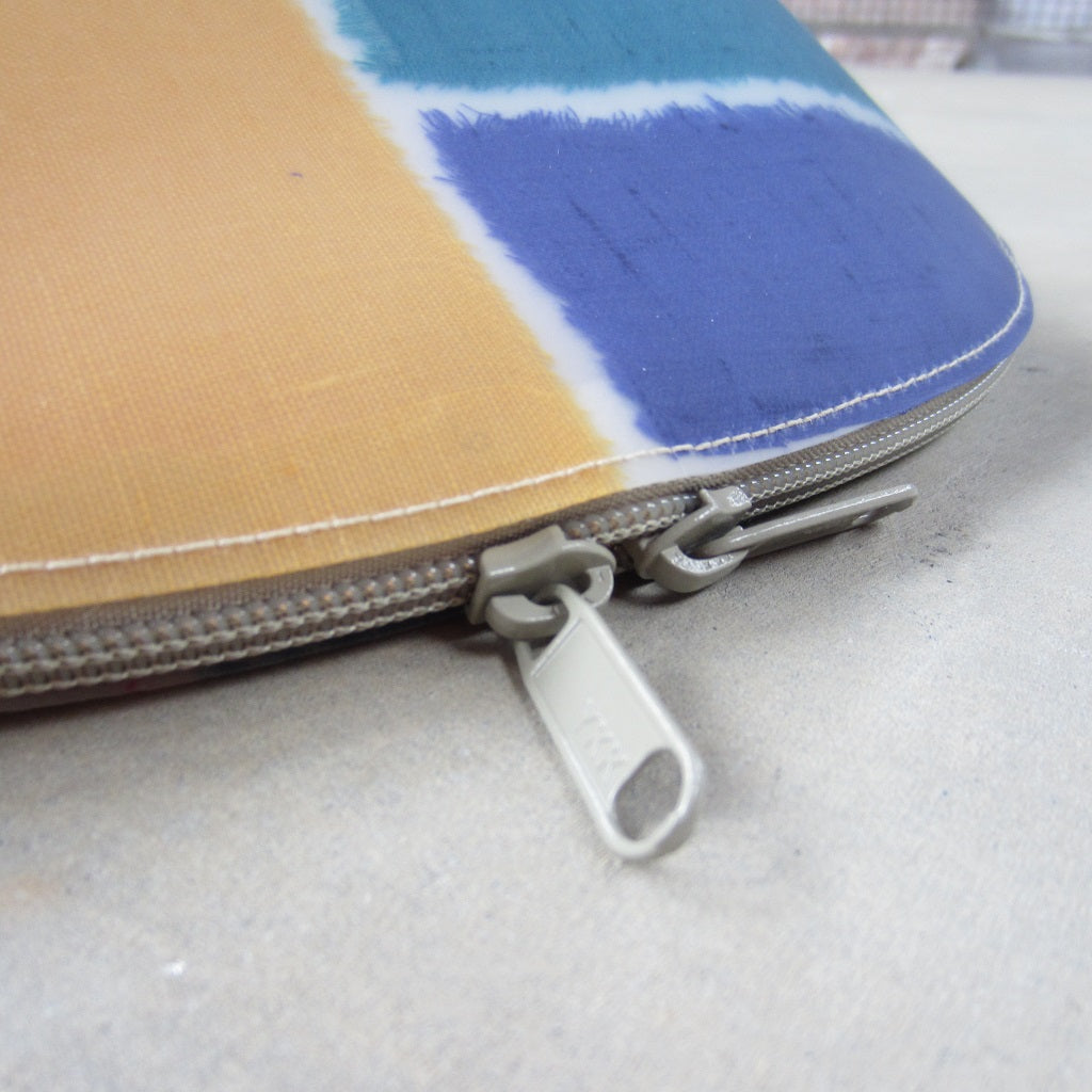 Big Round Trousse: Multicolor Silk Patchwork