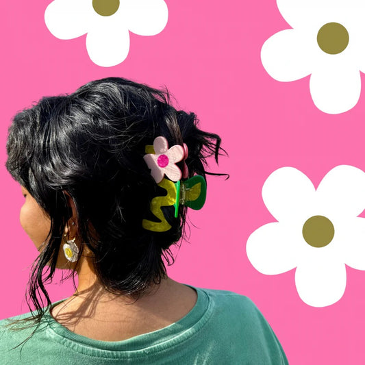 Wavy Daisy Hair Claw