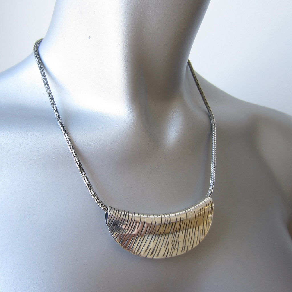 Pod Necklace