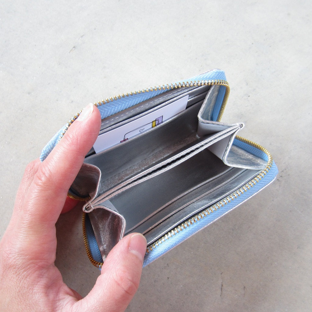 Bella Mini Wallet: Silver with Blue Zipper