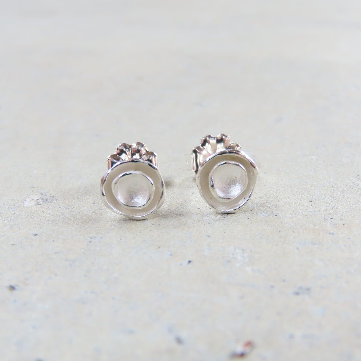 Oyster Dishy Stud Earrings in Sterling Silver