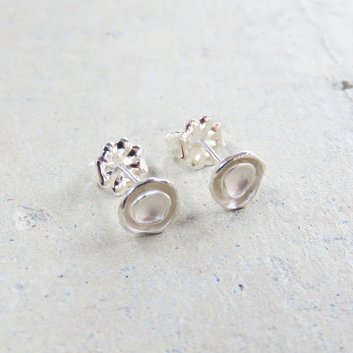 Oyster Dishy Stud Earrings in Sterling Silver