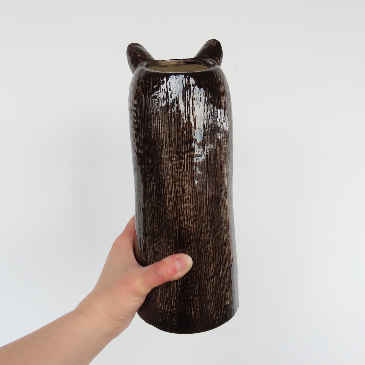 Flower Vase: Black Bear