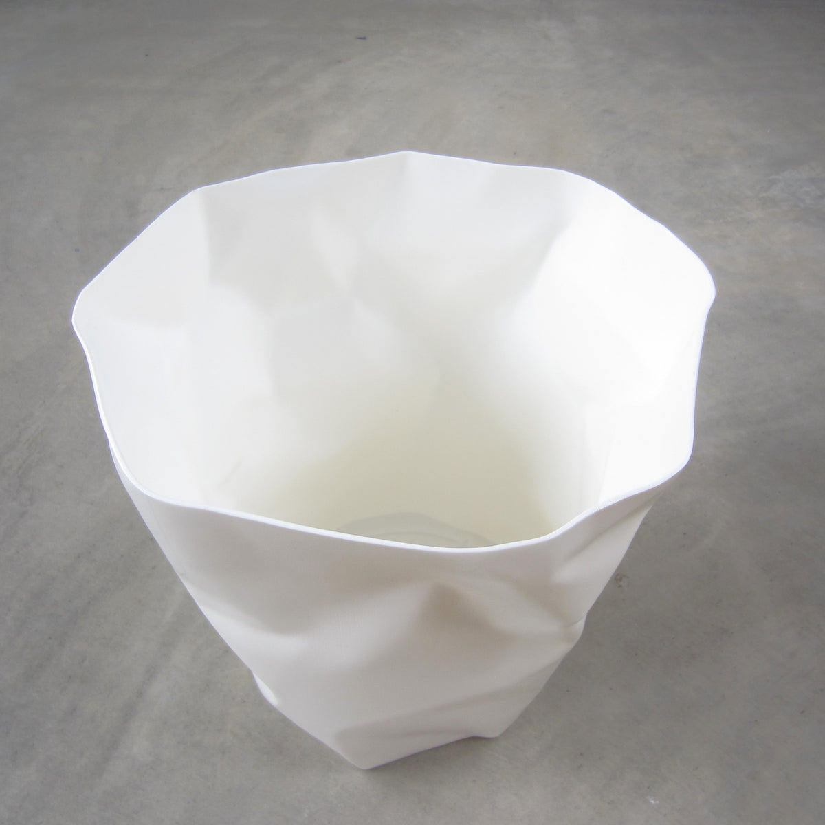 Bin Bin Wastebasket: White