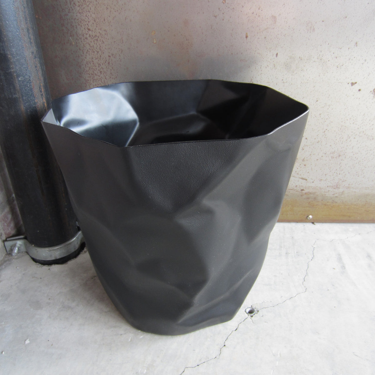 Bin Bin Wastebasket: Black