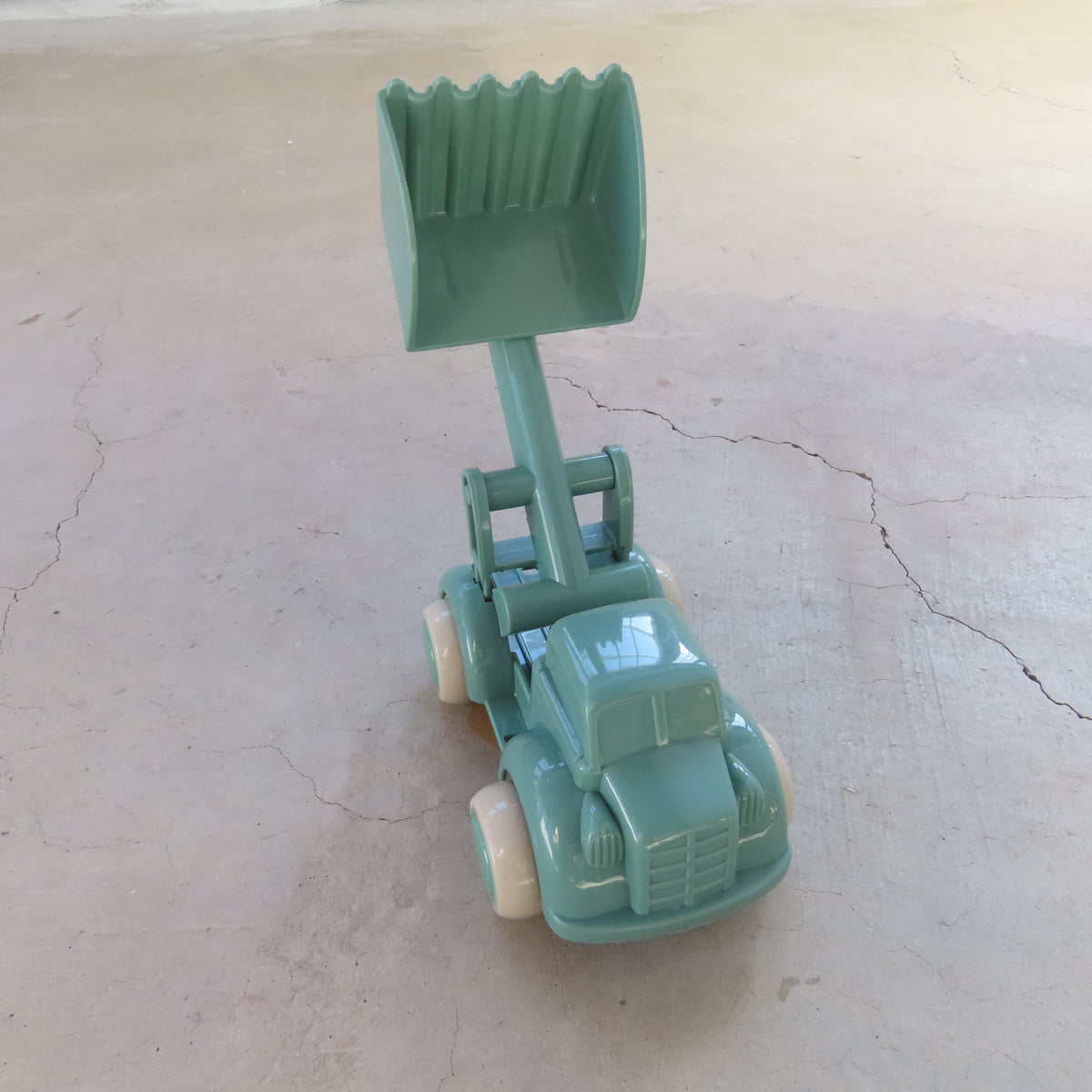 Recycled Plastic Vehicle: Excavator