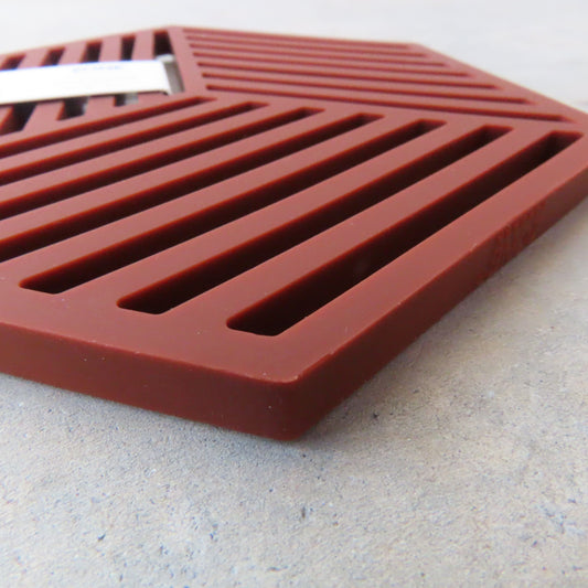 Hexagon Kitchen Trivet: Burgundy