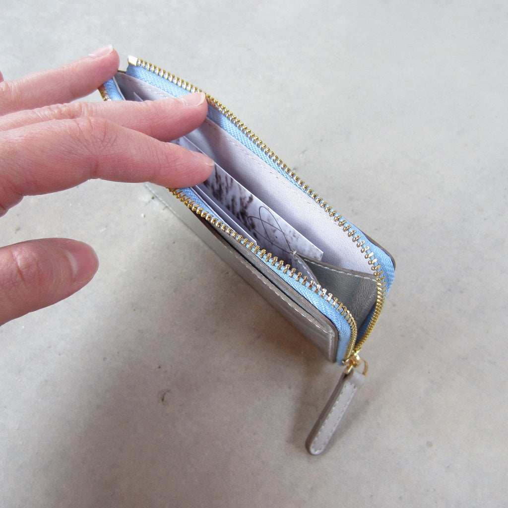 Kate Slim Zip Card Holder: Silver with Blue Zipper