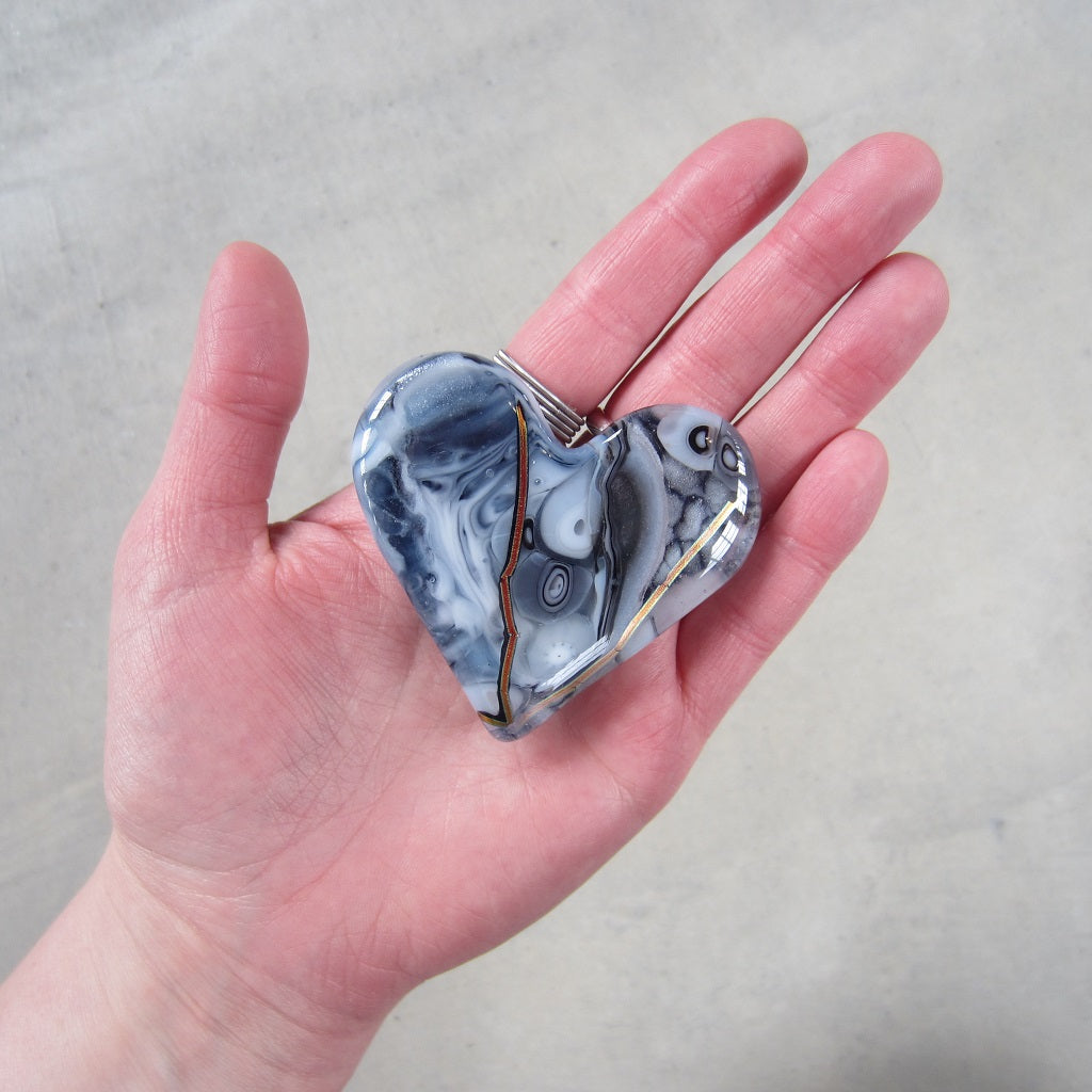 Fused Glass Heart: Shiny Black and White